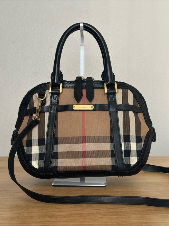 Burberry Handbags - Burberry alma crossbody bag